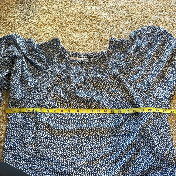 Royal Blue Medium Flowy Off the Shoulder Blouse​ - Picture 7 of 9